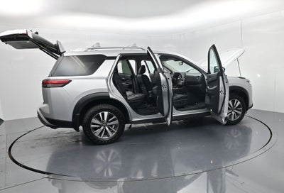 2022 Nissan Pathfinder SL