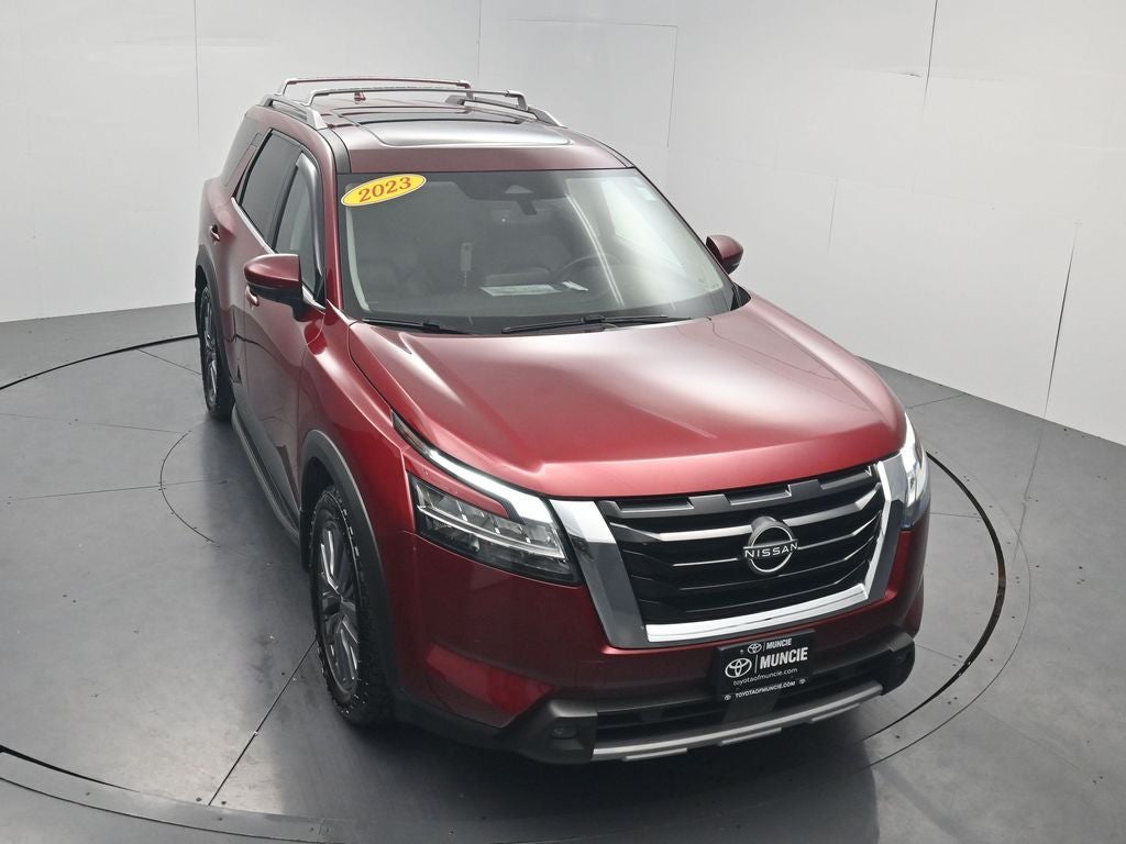 2023 Nissan Pathfinder SL