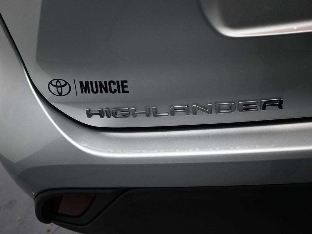 2022 Toyota Highlander Hybrid LE