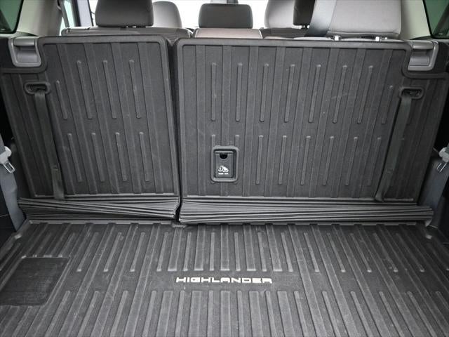 2022 Toyota Highlander Hybrid LE