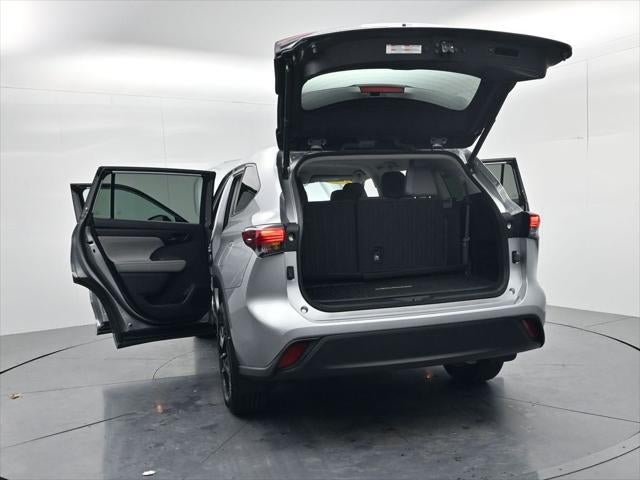 2022 Toyota Highlander Hybrid LE