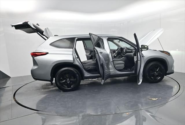 2022 Toyota Highlander Hybrid LE
