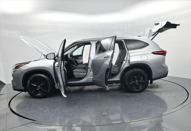 2022 Toyota Highlander Hybrid LE