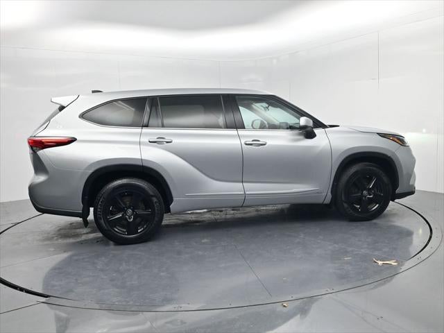 2022 Toyota Highlander Hybrid LE