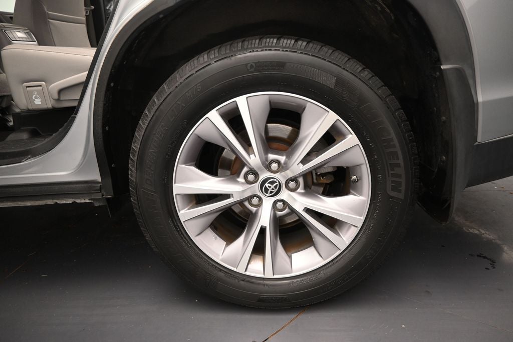 2016 Toyota Highlander LE Plus V6