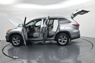 2016 Toyota Highlander LE Plus V6