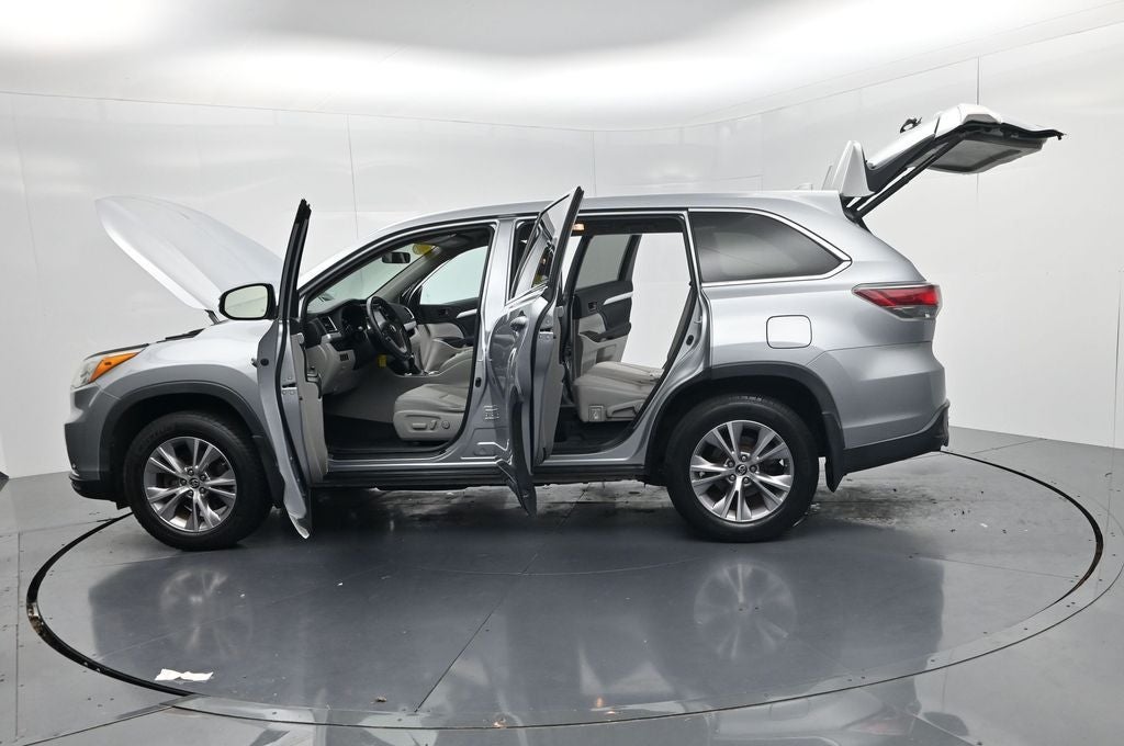 2016 Toyota Highlander LE Plus V6