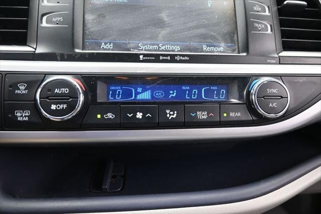 2016 Toyota Highlander LE Plus V6