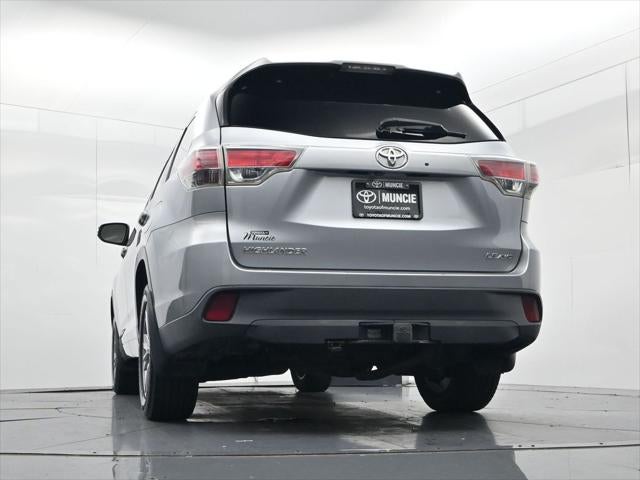 2016 Toyota Highlander LE Plus V6