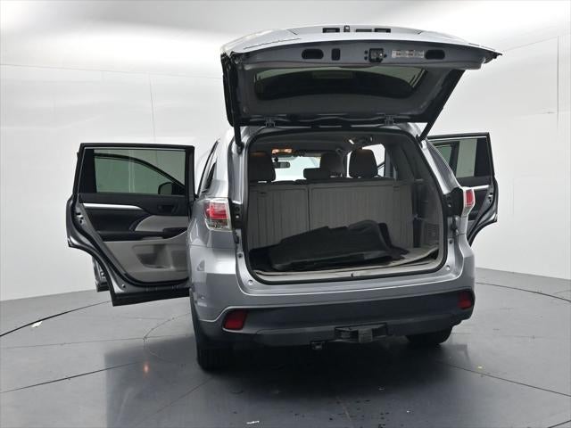 2016 Toyota Highlander LE Plus V6