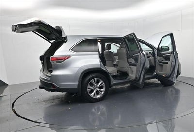 2016 Toyota Highlander LE Plus V6
