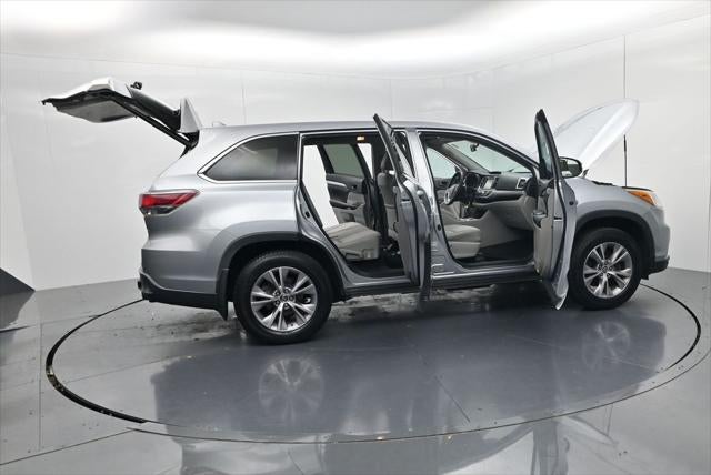 2016 Toyota Highlander LE Plus V6