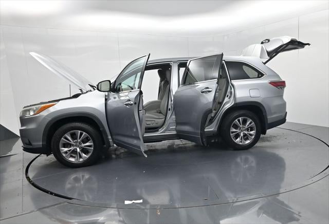 2016 Toyota Highlander LE Plus V6