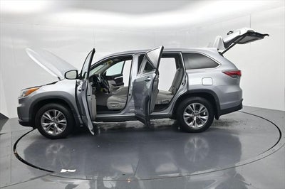 2016 Toyota Highlander LE Plus V6