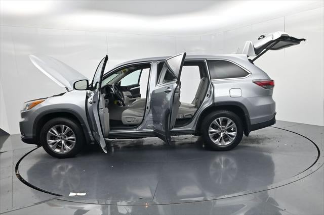 2016 Toyota Highlander LE Plus V6