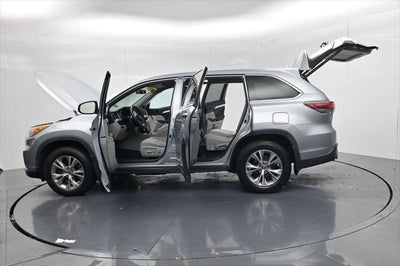 2016 Toyota Highlander LE Plus V6