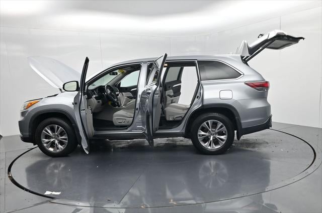 2016 Toyota Highlander LE Plus V6