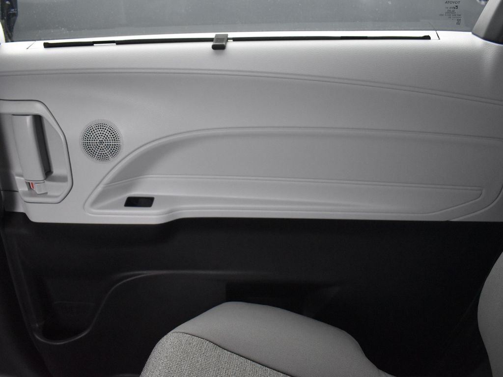2025 Toyota Sienna LE 8 Passenger