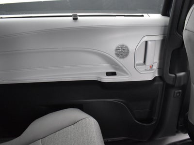 2025 Toyota Sienna LE 8 Passenger