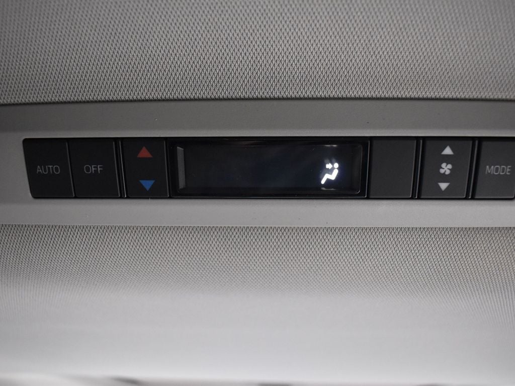 2025 Toyota Sienna LE 8 Passenger