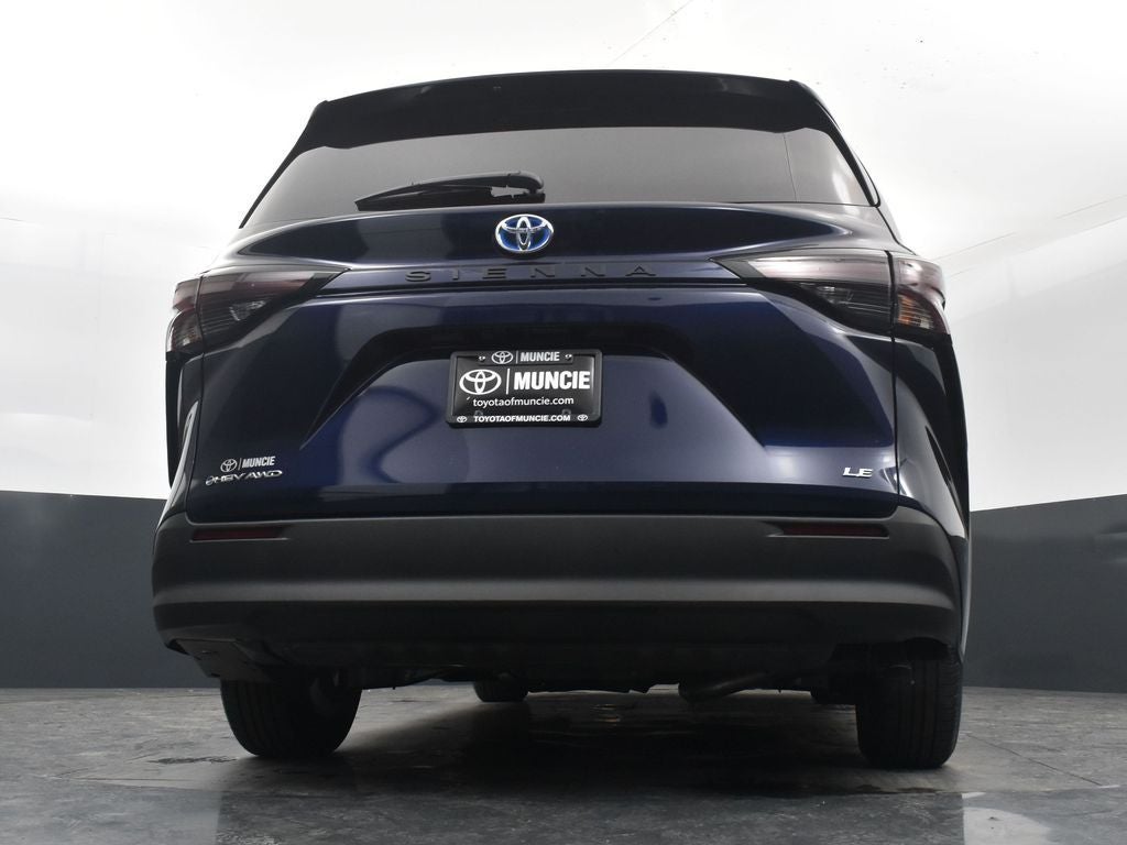2025 Toyota Sienna LE 8 Passenger