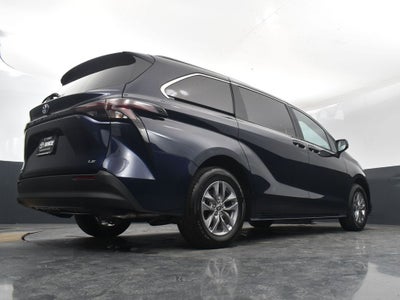 2025 Toyota Sienna LE 8 Passenger
