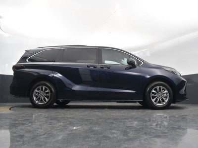 2025 Toyota Sienna LE 8 Passenger