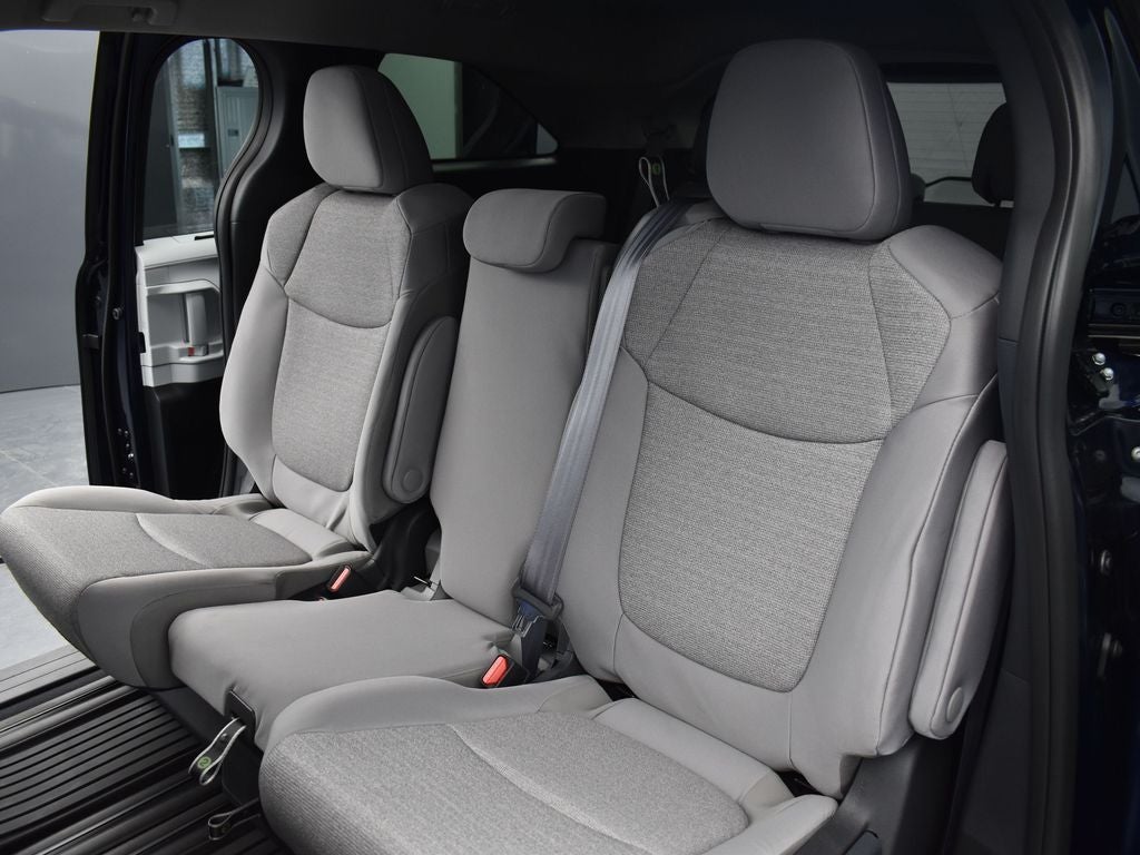2025 Toyota Sienna LE 8 Passenger
