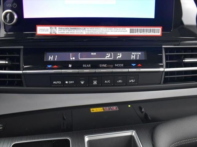 2025 Toyota Sienna LE 8 Passenger