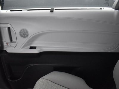 2025 Toyota Sienna LE 8 Passenger
