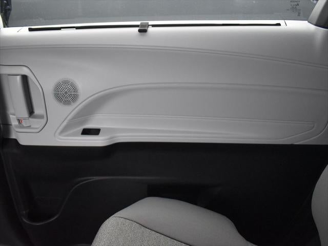 2025 Toyota Sienna LE 8 Passenger