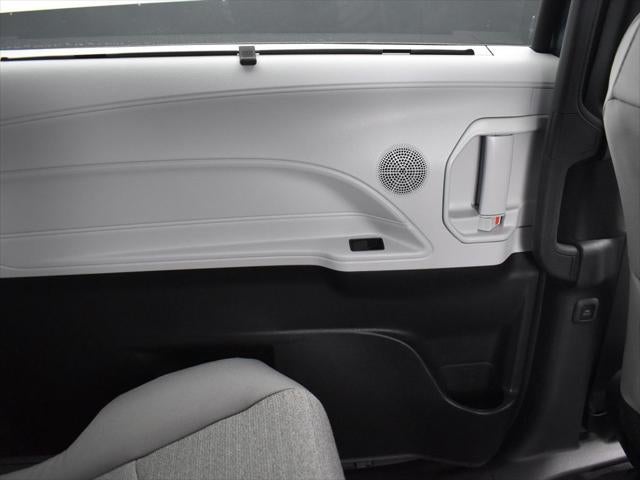 2025 Toyota Sienna LE 8 Passenger