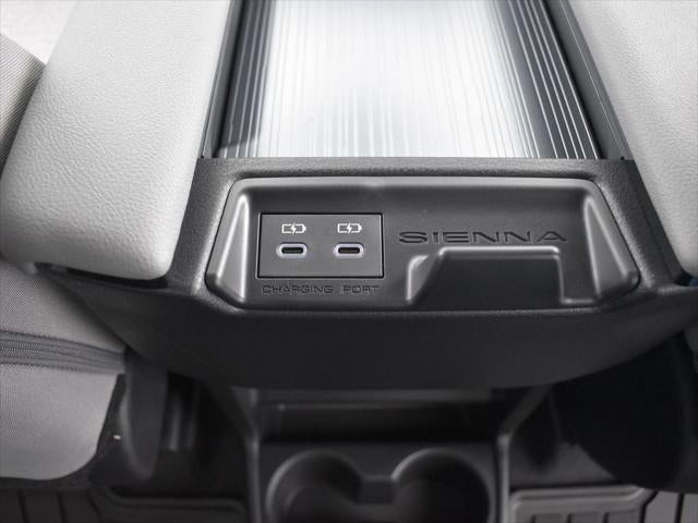 2025 Toyota Sienna LE 8 Passenger