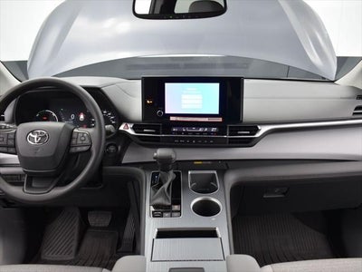 2025 Toyota Sienna LE 8 Passenger