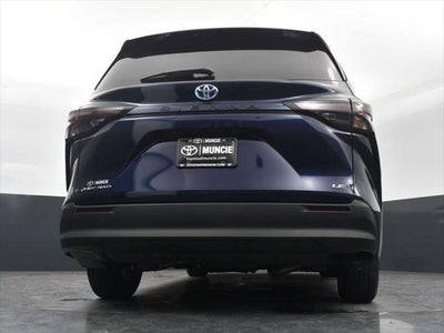 2025 Toyota Sienna LE 8 Passenger