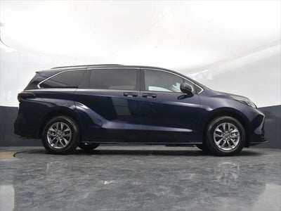 2025 Toyota Sienna LE 8 Passenger