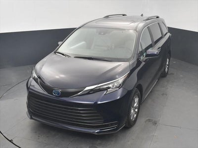 2025 Toyota Sienna LE 8 Passenger