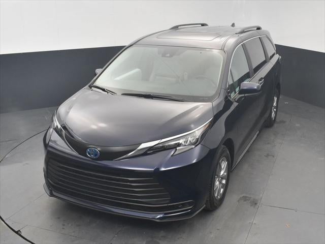 2025 Toyota Sienna LE 8 Passenger