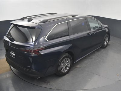 2025 Toyota Sienna LE 8 Passenger
