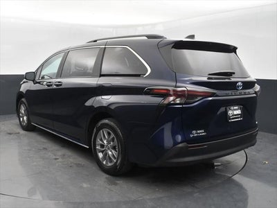 2025 Toyota Sienna LE 8 Passenger