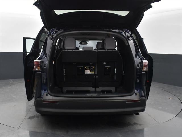 2025 Toyota Sienna LE 8 Passenger
