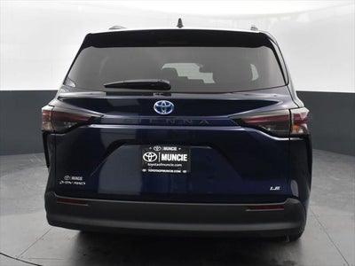 2025 Toyota Sienna LE 8 Passenger