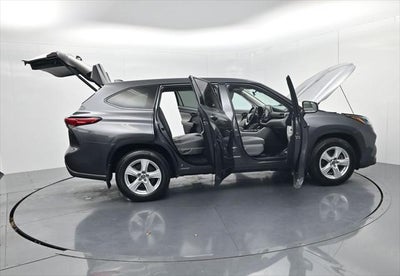 2021 Toyota Highlander LE