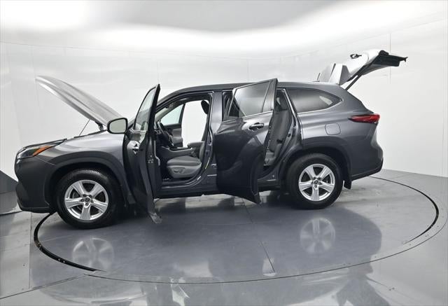 2021 Toyota Highlander LE