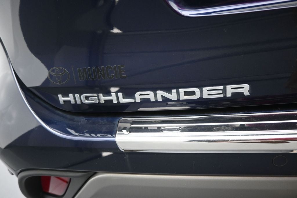 2022 Toyota Highlander Hybrid Platinum