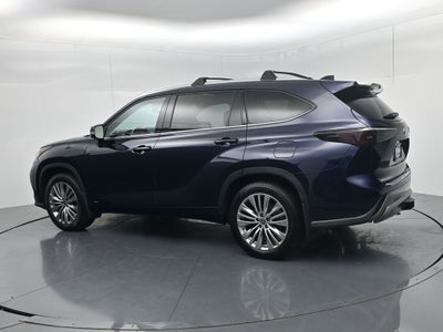 2022 Toyota Highlander Hybrid Platinum