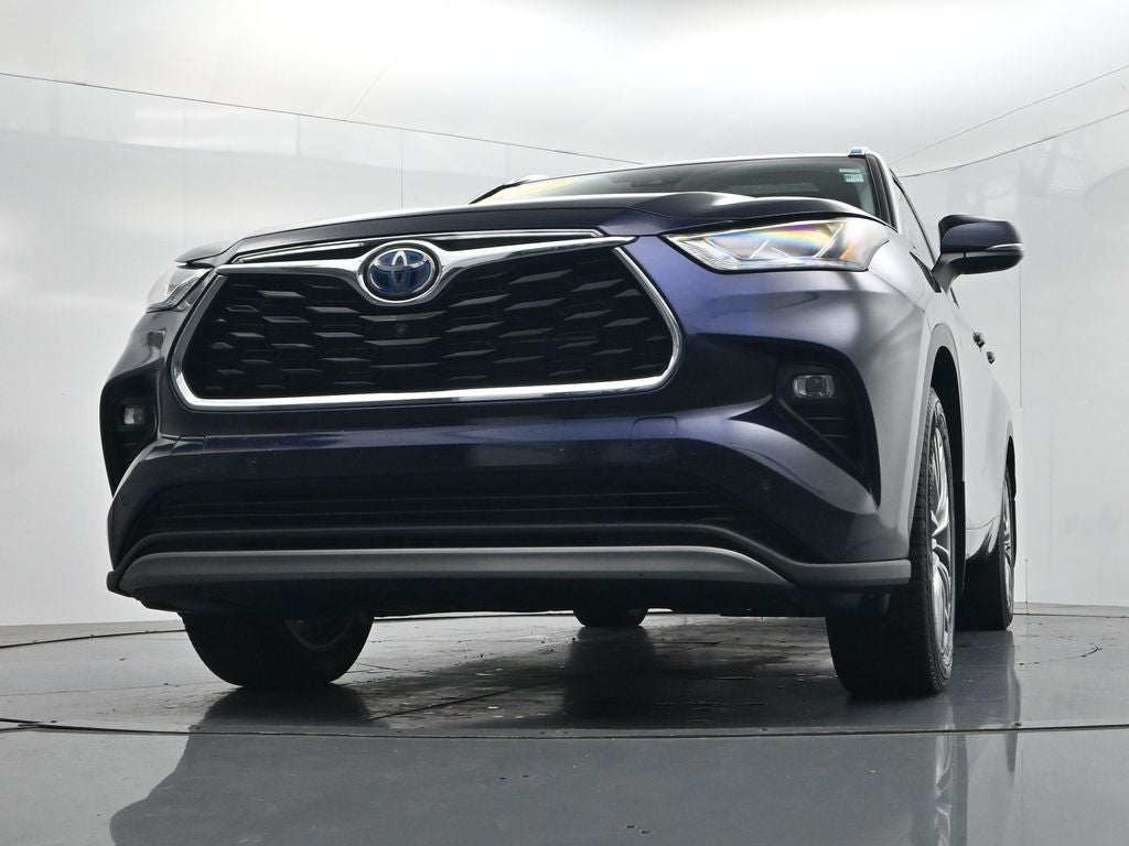 2022 Toyota Highlander Hybrid Platinum