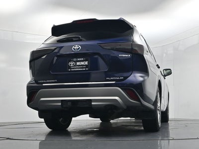 2022 Toyota Highlander Hybrid Platinum