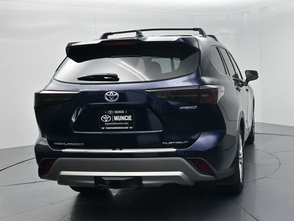 2022 Toyota Highlander Hybrid Platinum