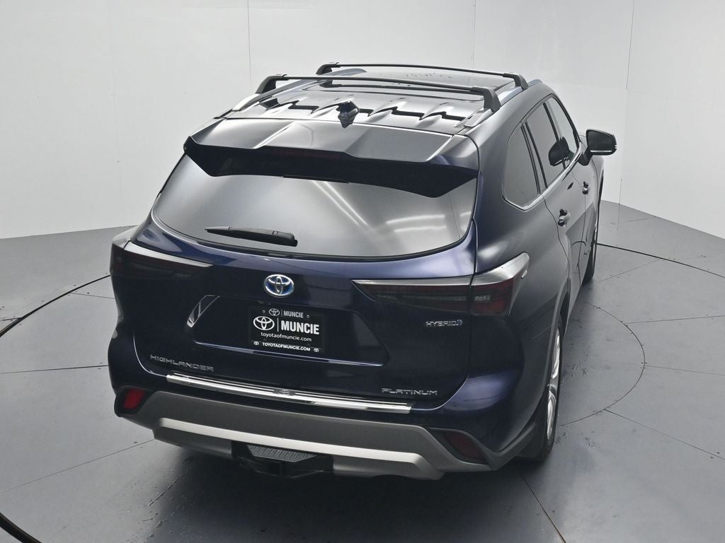 2022 Toyota Highlander Hybrid Platinum